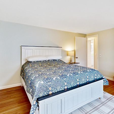 Sand Dollar Dreams Harwich Exterior photo